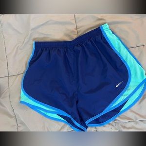 Women’s Nike short like new